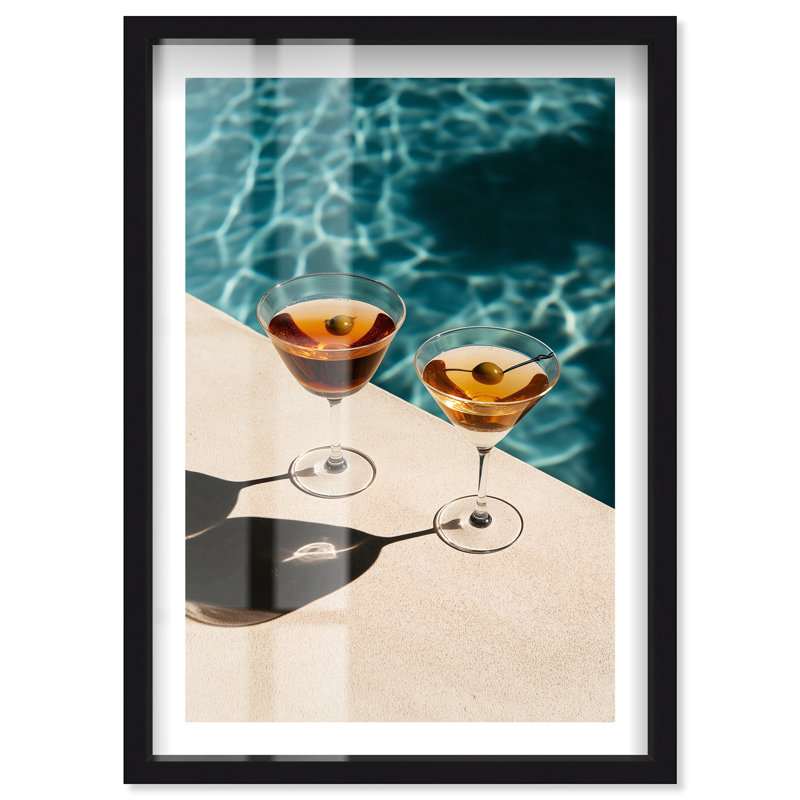 «Poolside Sips Shadowbox Print Travel Art Prints» par Notoriart, cadre noir, 37 x 55, H 55 po x l 37 po, Noir