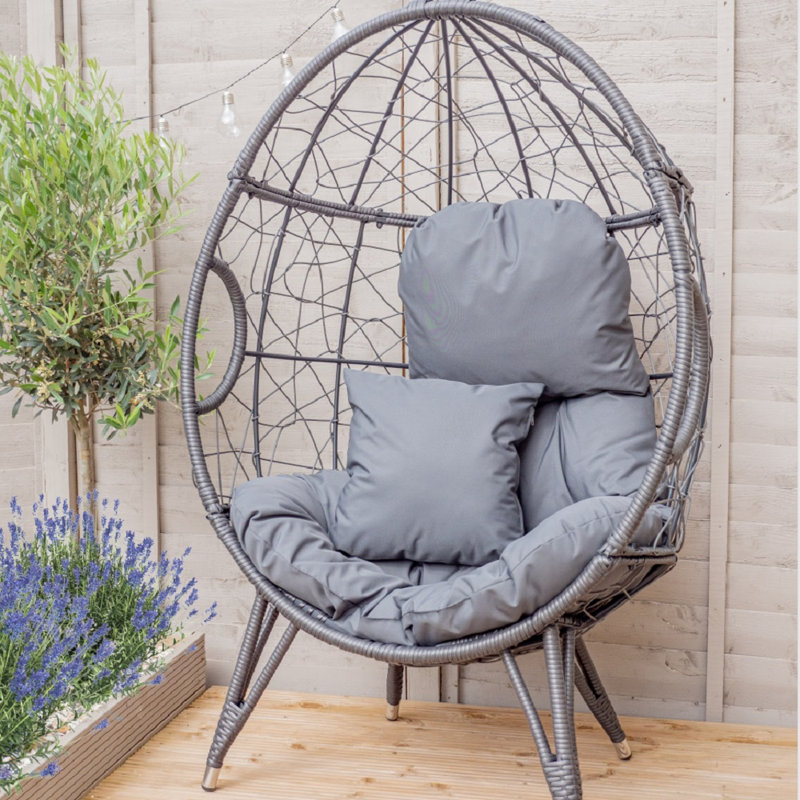 Mast Outdoor Lounge Chair