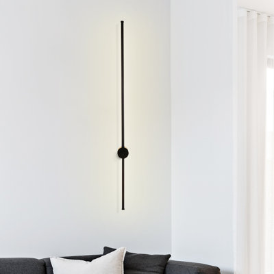 Azayleah 1-Light Black Minimalist Linear Plug-In Wall Sconce