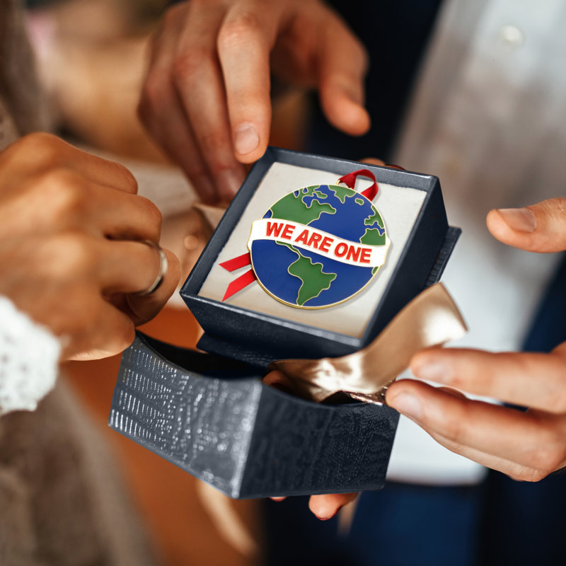 Ornement émaillé 2020 «We Are One One»