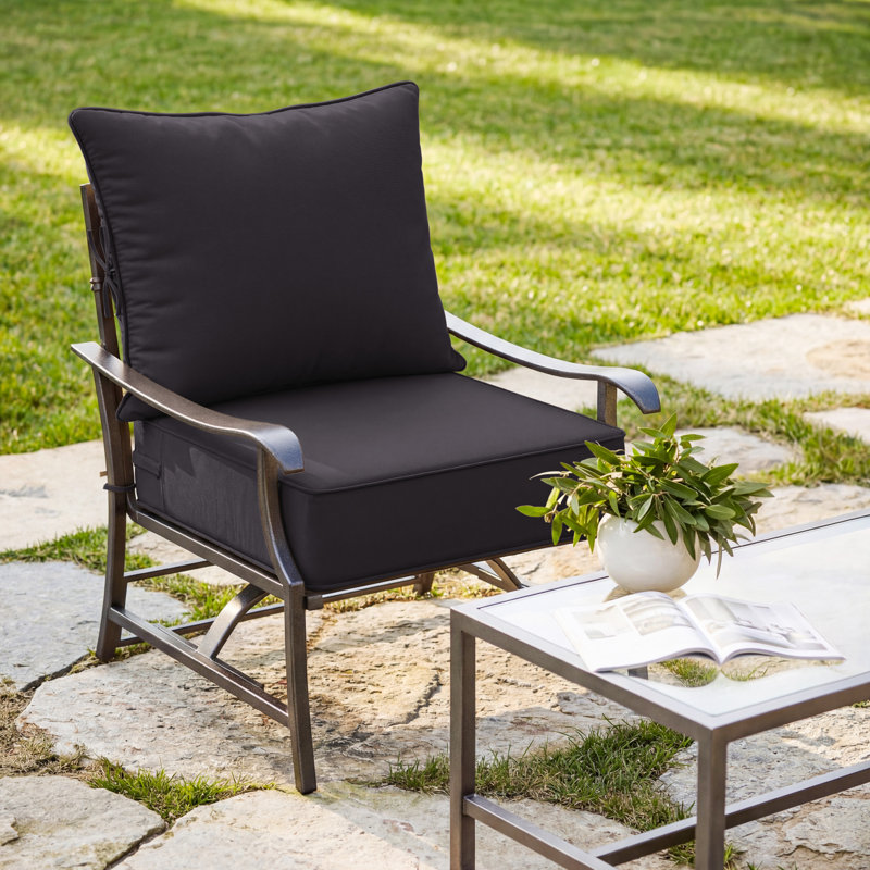 Ensemble de coussins de siège d'extérieur Wynee, 4", Gris foncé, L 22 po x P 22 po