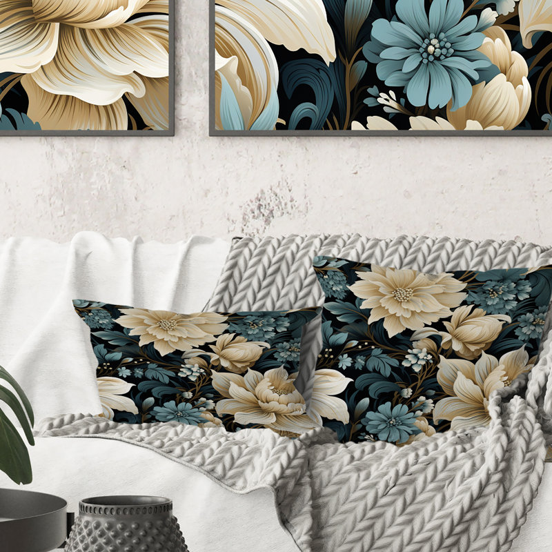 Symphonie blanche et bleue des jardins de pétales - Coussin imprimé floral