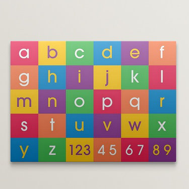 «Alphabet» par Justin, art textuel, H 18 po x l 24 po x P 1,25 po, Toile