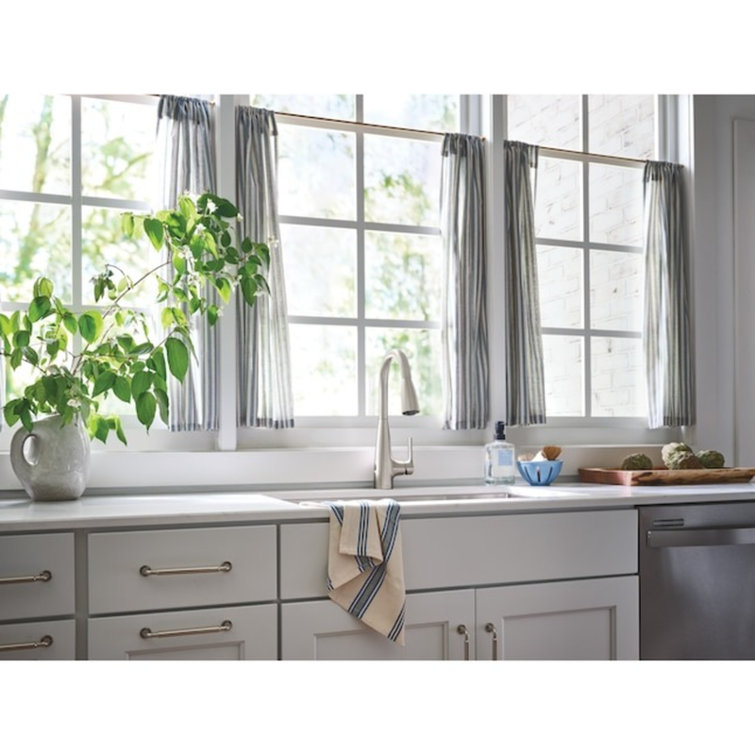 Haelyn Touchless Single-Handle Pulldown Sprayer Kitchen Faucet with MotionSense Wave and Power Clean