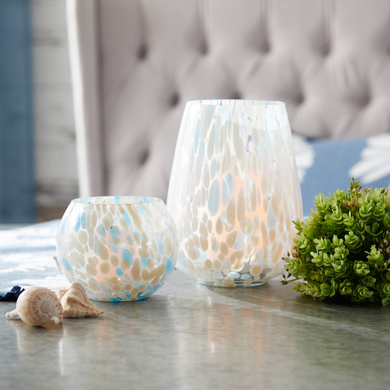 Vase en verre peint, H 4 po x l 4,75 po x P 4,75 po