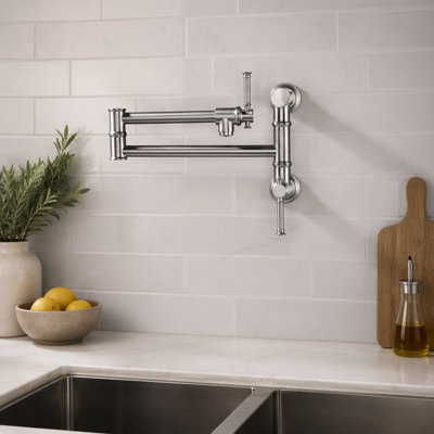 Robinet mural moderne en laiton pour le remplissage des casseroles, avec bras pivotant et double poignée pour un nettoyage facile et un contrôle précis du débit d'eau.