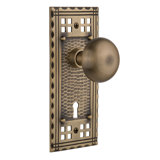 Craftsman Plate with Decorative Keyhole and New York Door Knob