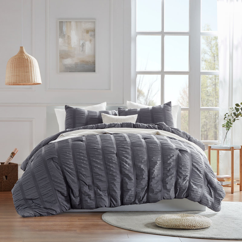 Full Gray Microfiber Seersucker Comforter Set with Shams