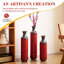 Ensemble de 3 grands vases en métal rouge rustique pour un décor de maison de campagne moderne et industriel