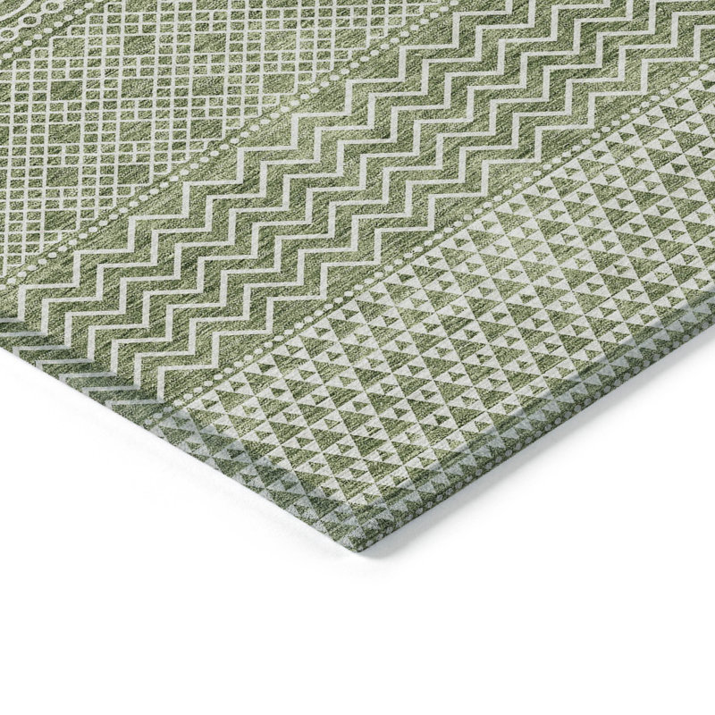Tapis extérieur lavable à motif de chevrons vert et ivoire 10 pi x 14 pi