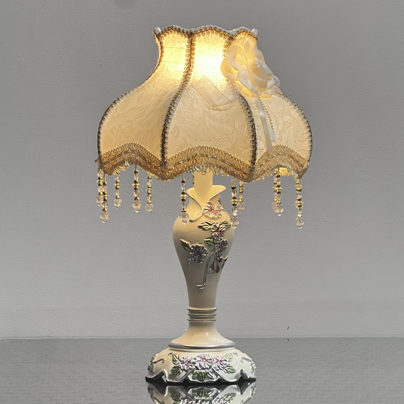 Lampe de table en résine Jeimis