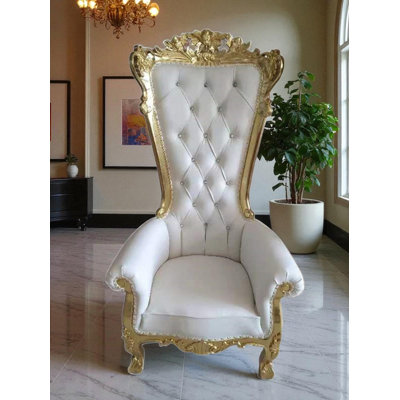 Guesno Club Chair