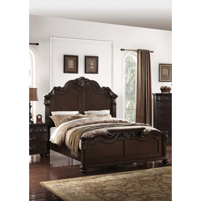 Traditional Style Queen Size Bed