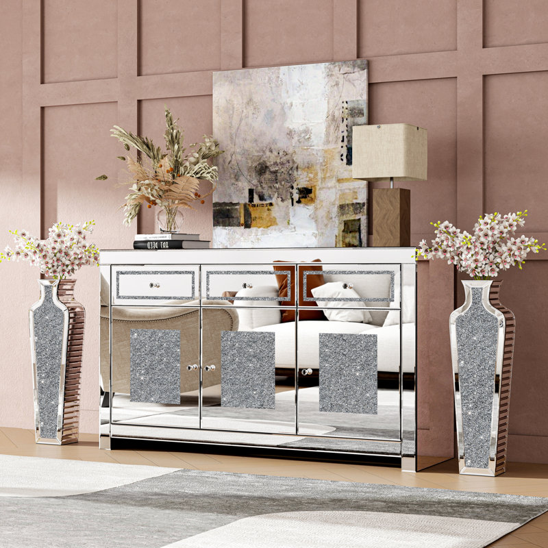 Buffet en miroir avec vase