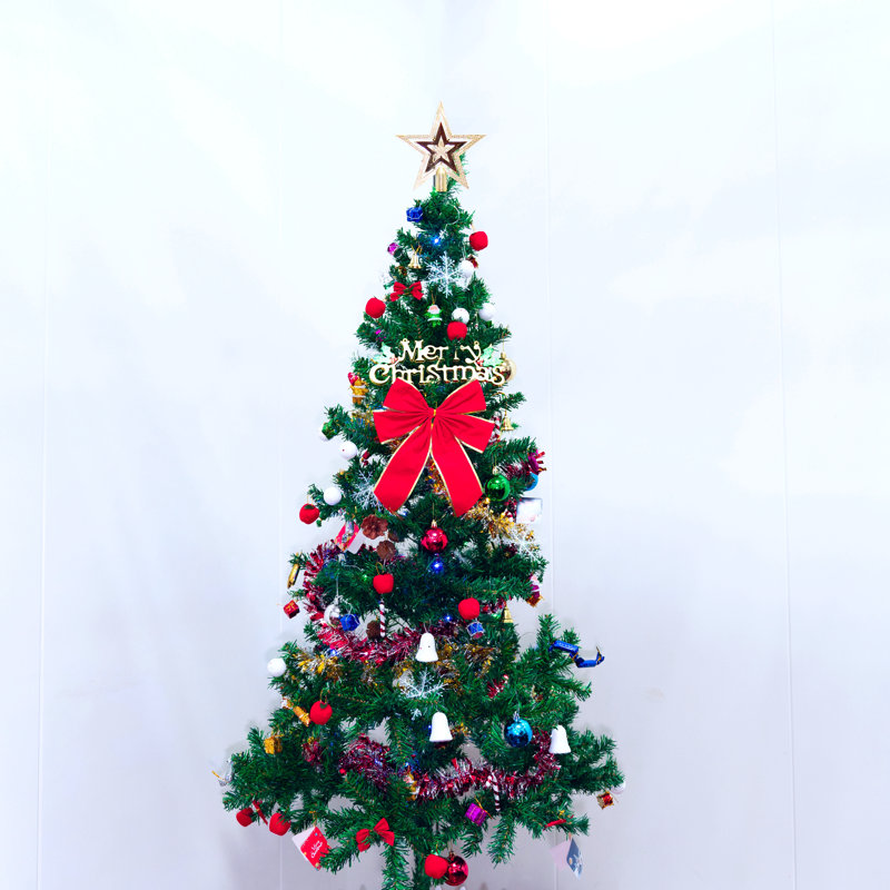 Arbre de Noël artificiel avec lumières DEL écoénergétiques, y compris jupes d'arbre suspendues et garde-corps, 6'