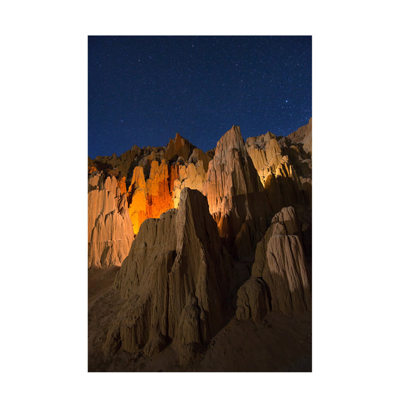 Art mural sur toile tendue - «Sunlit Rock Outcrop» par Royce Bair pour décoration de salon, de chambre à coucher ou de bureau - 22 x 32