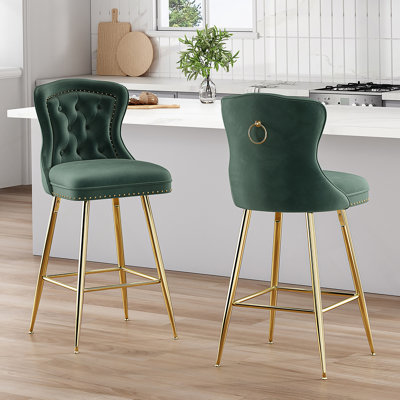 Ensemble de 2 tabourets de bar, tabourets de bar à hauteur de comptoir en velours avec pieds en métal, garniture capitonnée et têtes de clous, chaises de bar à oreilles pour le pub de l'îlot de cuisine, vert