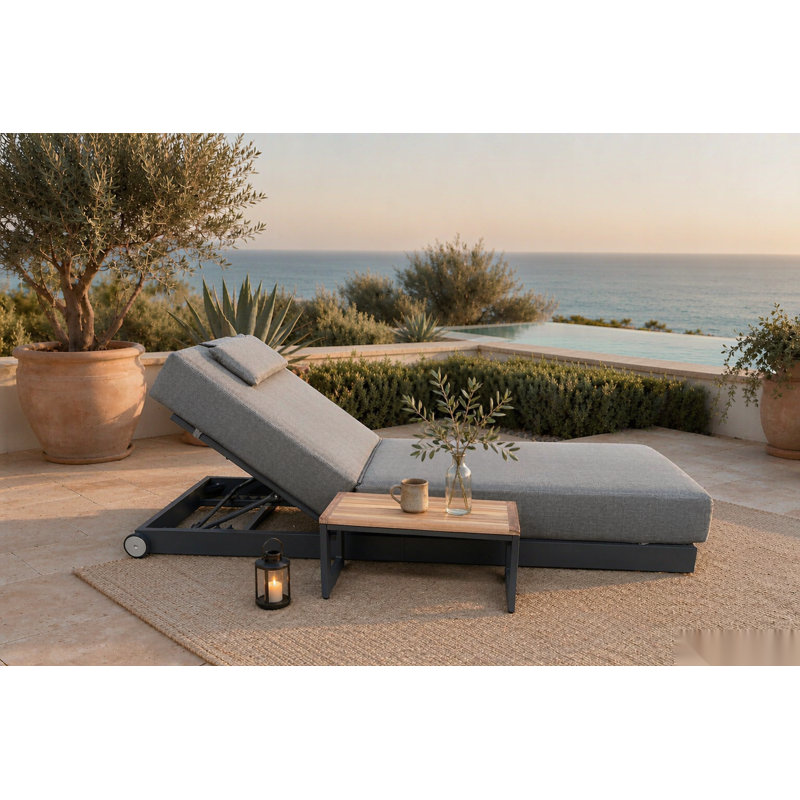 Outdoor Single chaise with Cushions
