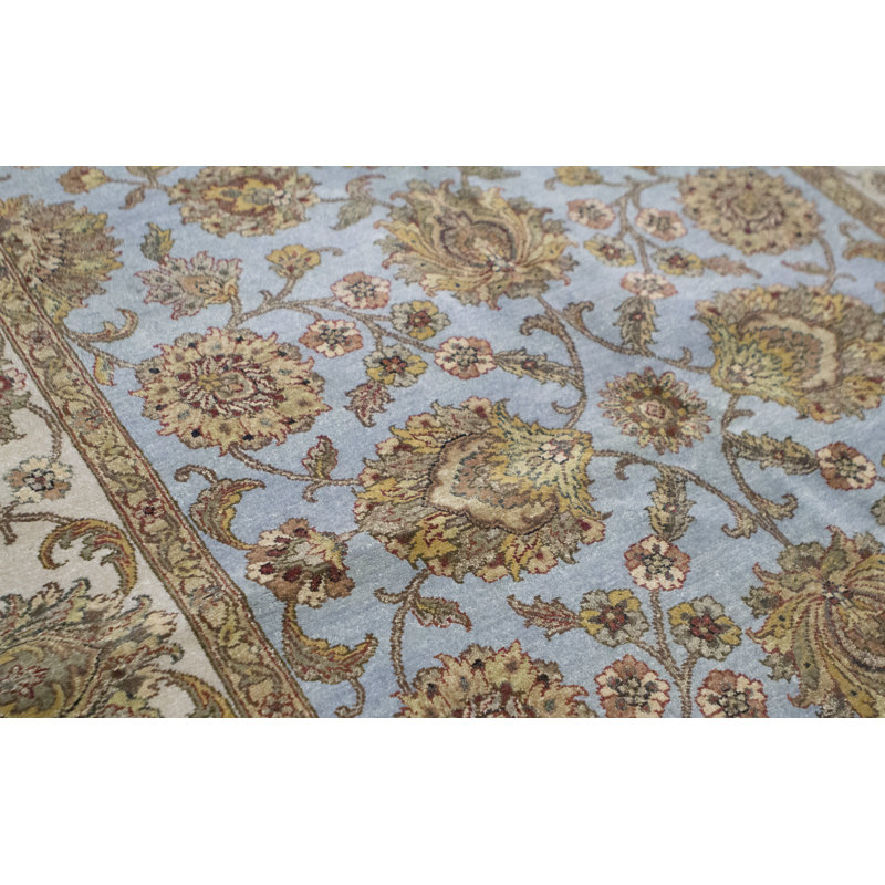 Tapis bleu clair et ivoire noué à la main de haute qualité