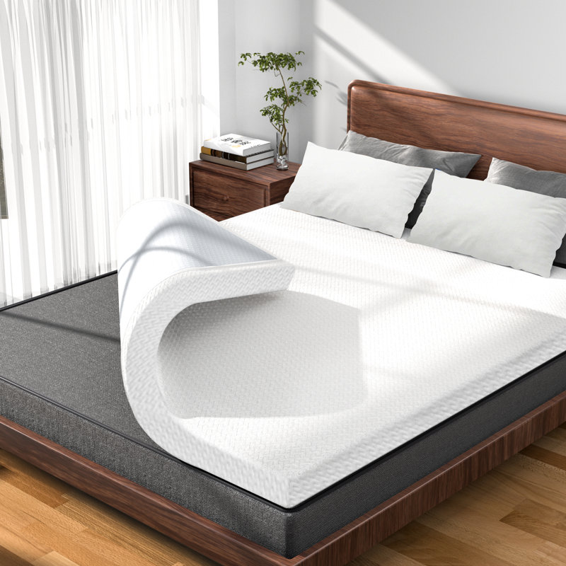 Surmatelas rafraîchissant en mousse viscoélastique gélifiée 3 po avec housse amovible, Complète