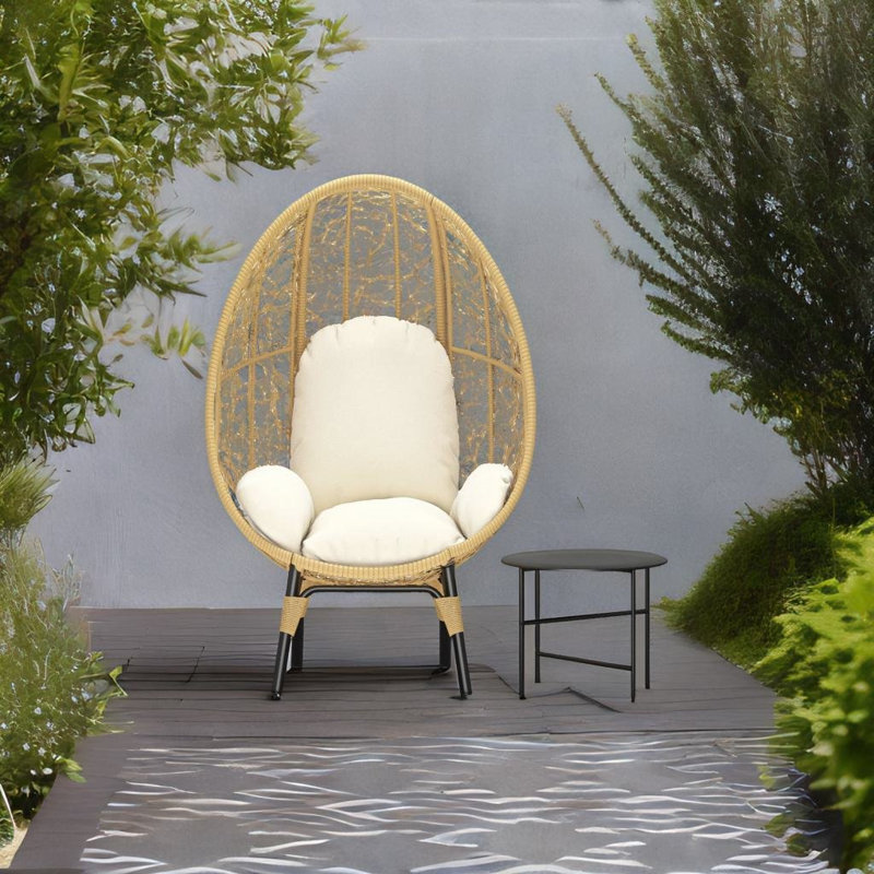 Fauteuil ballon large en velours 35 po Conah, Velours beige, Naturel