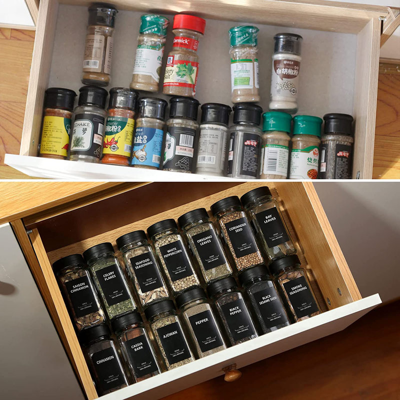 Ensemble de 24 pots à épices