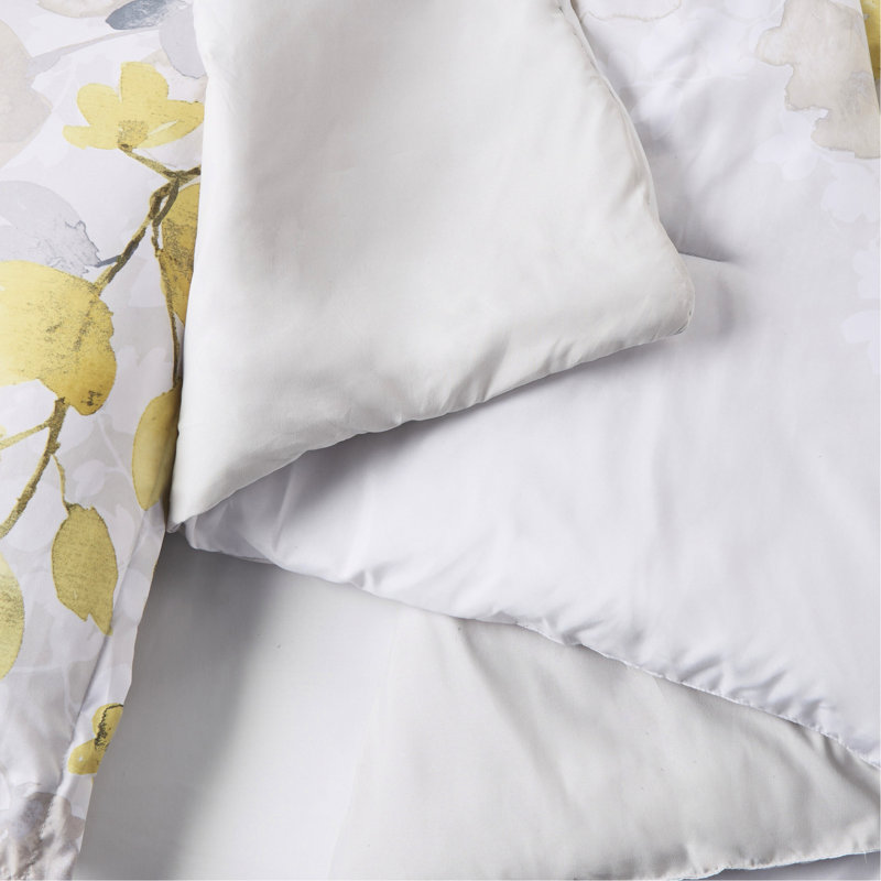 Soft Comforter And Sheet - Twin Yellow Theme Fitted, Twin Comforter + 5 Additonal Pieces