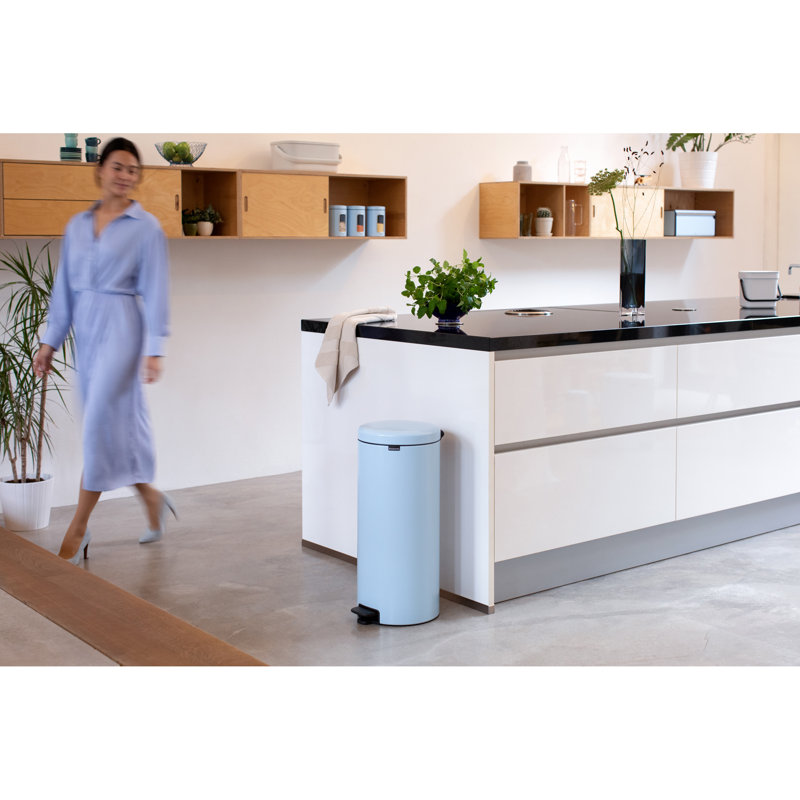 Dreamy Blue 8 Gallon Fingerprint Resistant Step Trash Can