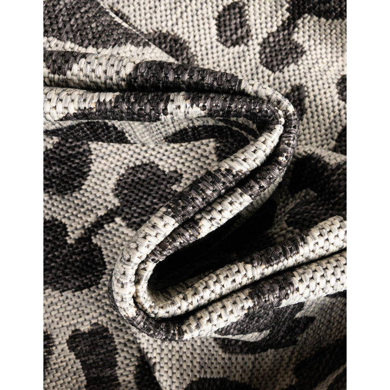 Munguia Animal Print Indoor / Outdoor Rug, Octagon 7'10" x 7'10"