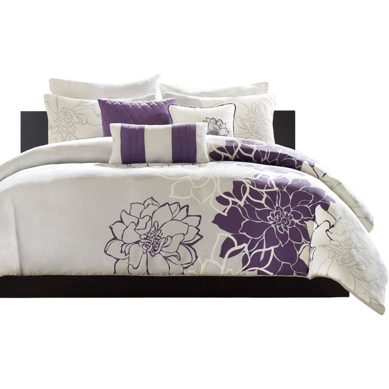 Très grand / très grand lit avec housse de couette en coton à imprimé floral et coussins rembourrés