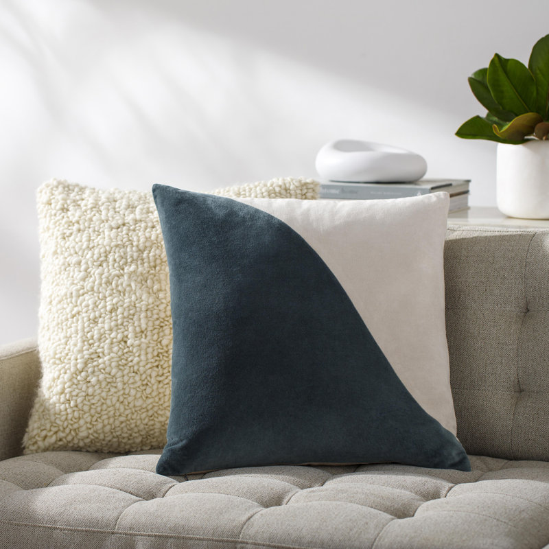 Coussin en coton Denny Edgar, H 22 po x l 22 po, Housse de coussin seulement - sans coussin, Noir