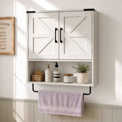 Armoire de rangement murale pour buanderie de 60 cm de large avec tablette réglable, éclairage à détecteur de mouvement et porte-serviettes, blanc style campagnard
