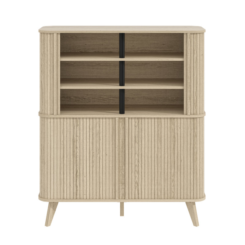 Armoire à chaussures Aurel Mid-Century 24 paires avec portes coulissantes cannelées, Bois de chêne / beige