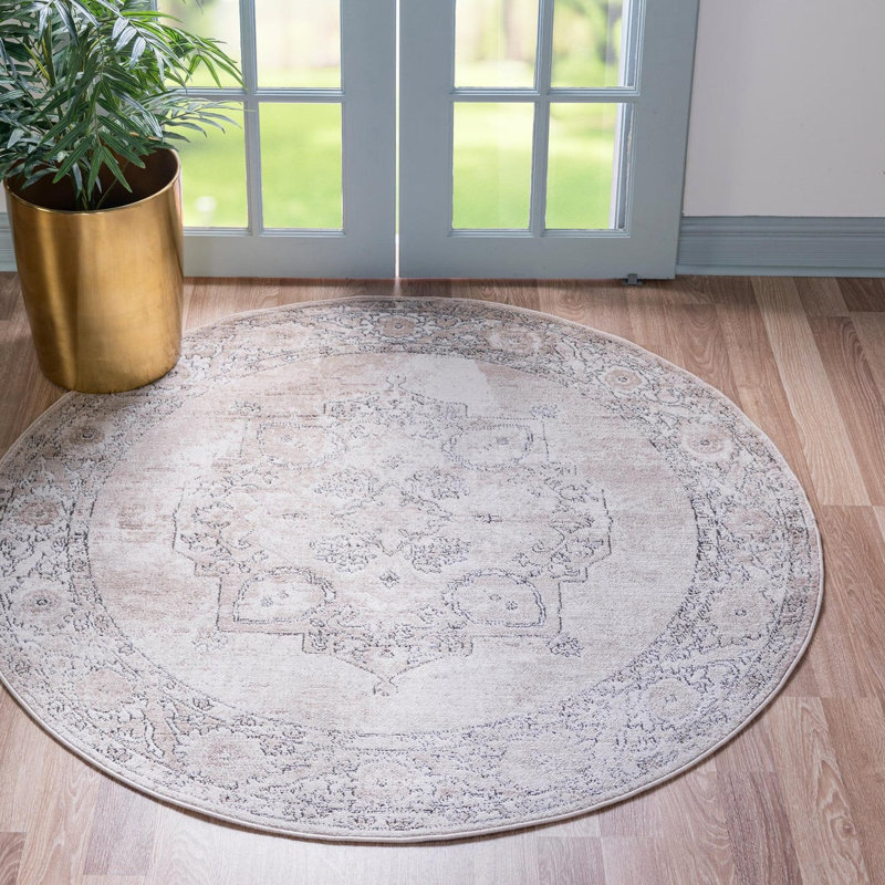 Geddis Oriental Indoor Rug, Round 7'10"