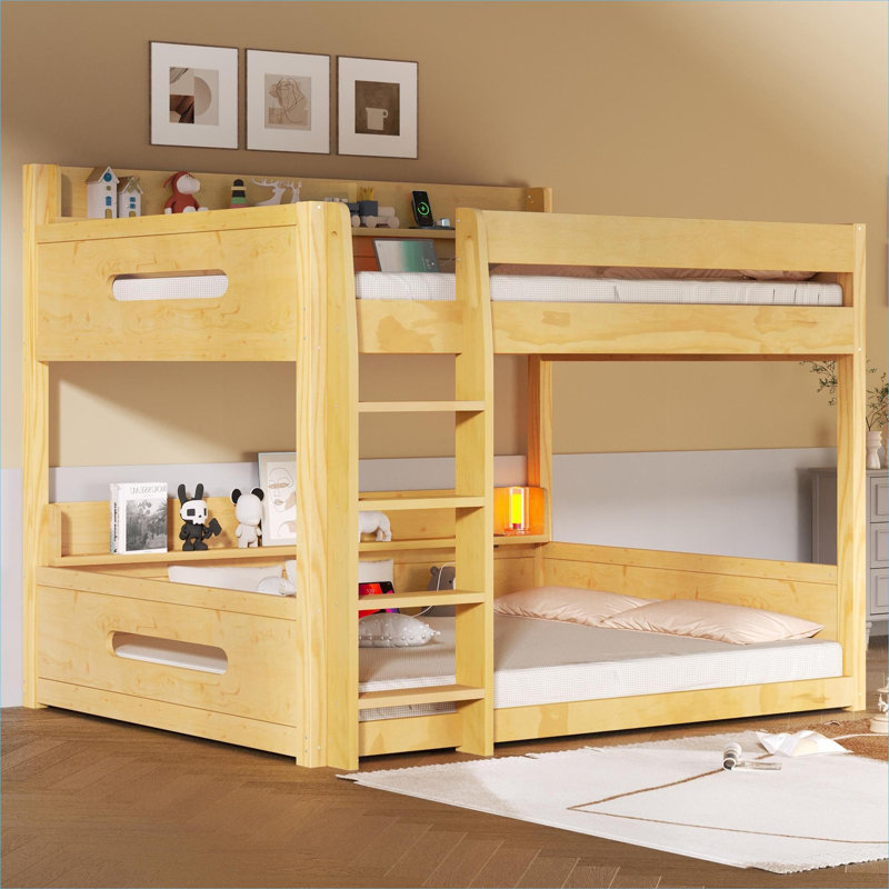 Petit lit superposé en bois massif pour chambre familiale avec tablettes de rangement et ports USB