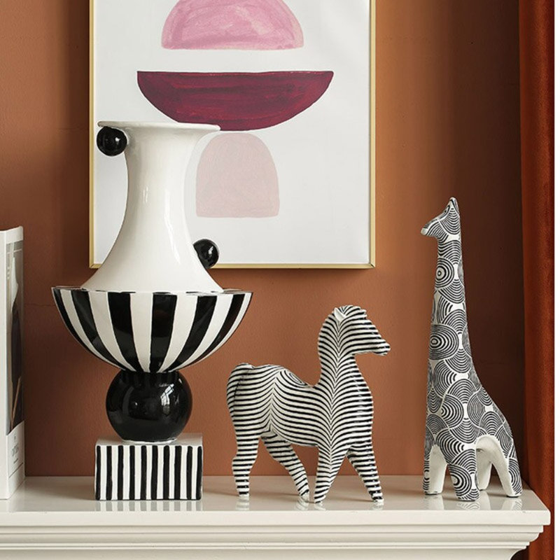 Mira Animals Figurines & Sculptures, Black, 5.5" H x 3.15" W x 5.31" D
