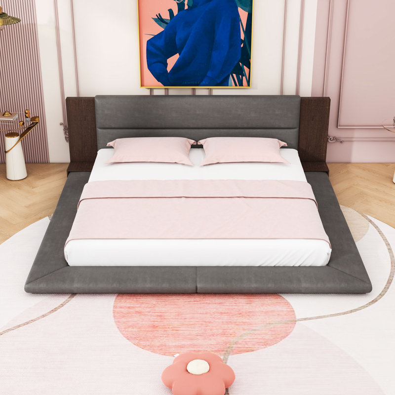 Lit plateforme tapissier de plancher avec tête de lit et tablettes de chevet, Très grand
