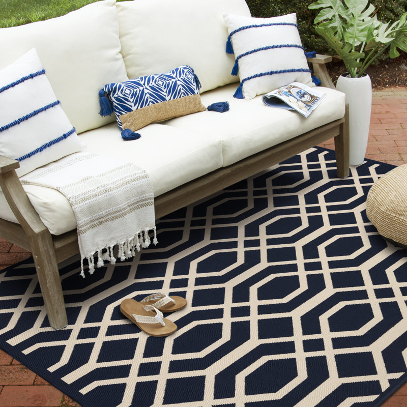 Tapis rectangulaire noir / blanc en polypropylène tissé à la machine Daurice, Rectangle 5 pi 3 po x 7 pi 3 po