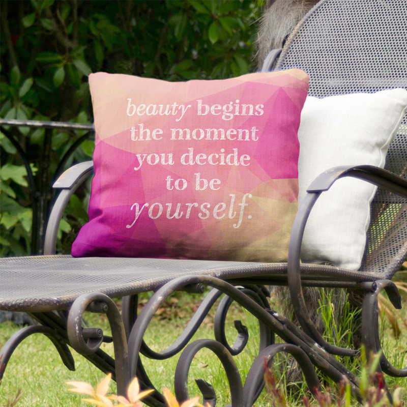 Coussin intérieur / extérieur True Beauty, 18 po x 18 po, Géométrique, Diamant rose