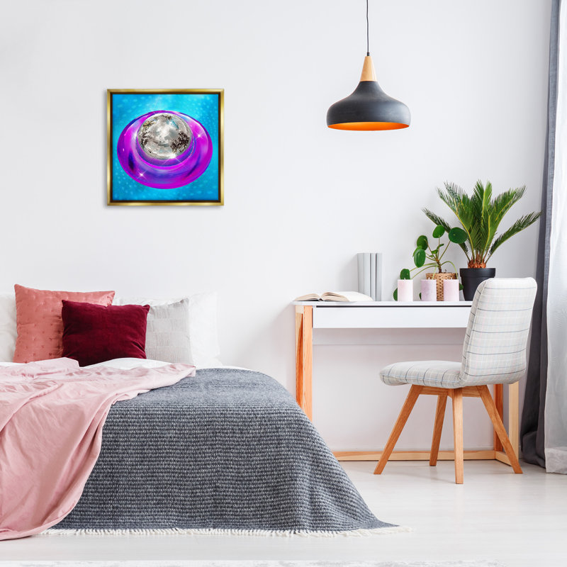 «Disco Ball In Pool Floater Frame» par Ziwei Li sur, Cadre flottant métallique doré, H 25 po x l 25 po