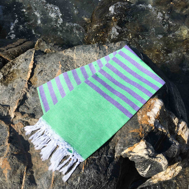 Serviette de plage 100% coton de qualité supérieure Fouta, 35,4 x 66,9 pouces | Hautement absorbant, doux et léger (4,8 oz / pied carré) | Lavable à la machine, couleur verte écologique | Parfait pour la plage, la piscine et les voyages