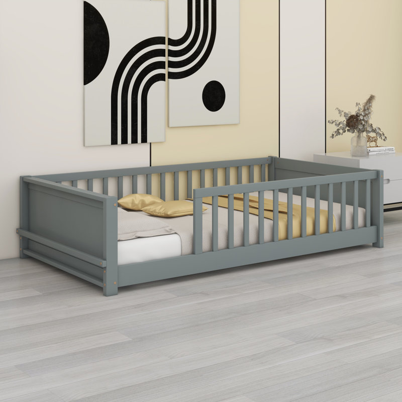 Lit de plancher avec clôture et garde-corps, gris