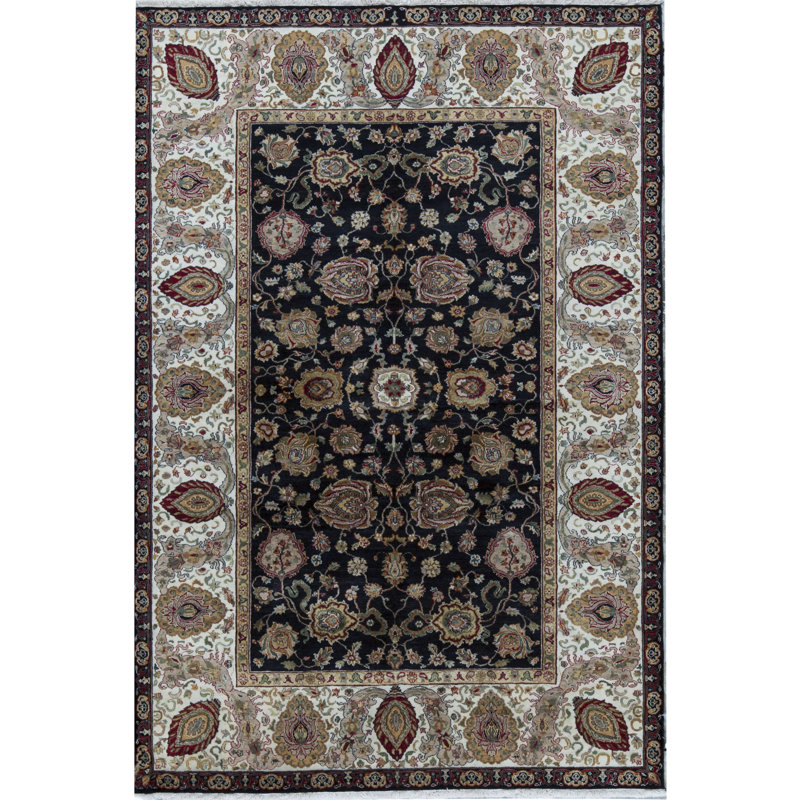 Sona Wool Oriental Indoor Rug