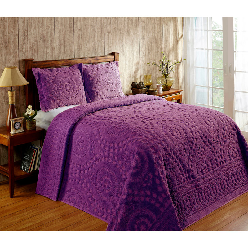 Ensemble de couvre-lit double / double en chenille 100% coton Rio Collection, literie traditionnelle avec couvre-lit médaillon touffeté et taies décoratives assorties, certifié OEKO-TEX, doux, respirant, lavable à la machine, toutes saisons, prune