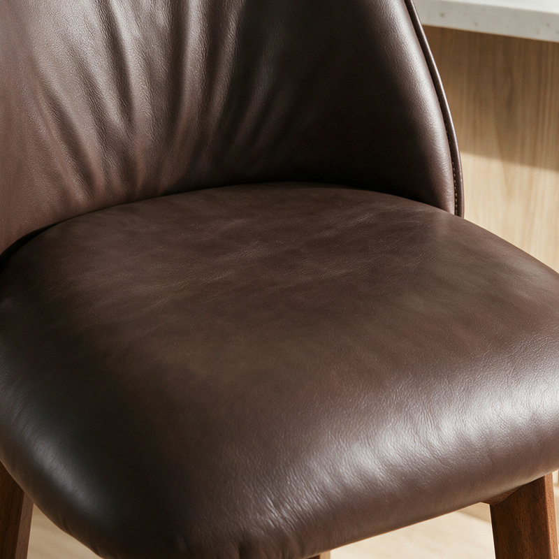 Ensemble de tabourets de bar modernes de hauteur comptoir de 3, 26 po avec tabourets pivotants en bois massif et tabourets de comptoir en similicuir café pour îlot de cuisine