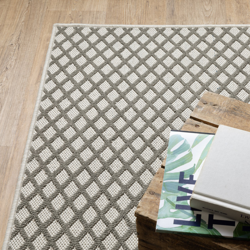 Sipriano Geometric Indoor / Outdoor Rug, Runner 1'10" x 7'3"