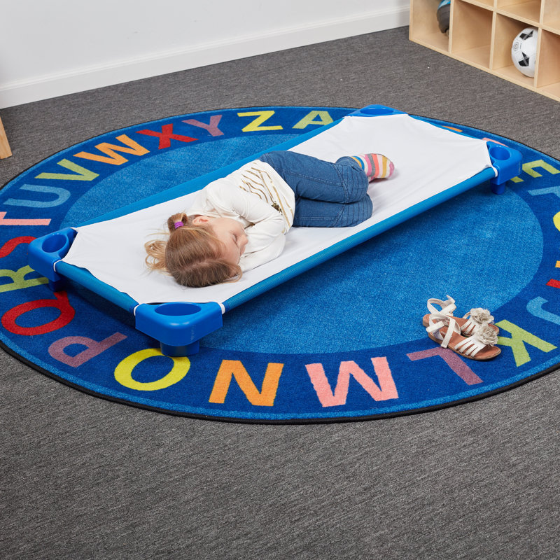 Lit de bébé empilable ECR4Kids avec drap, mobilier de salle de classe, bleu, Standard