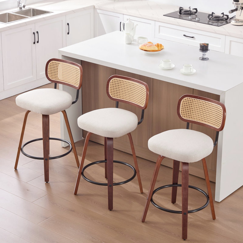 Hauteur de comptoir de 26 pouces avec 3 tabourets de bar, finition noire noyer, dossier en canne, siège en lin beige, conception pivotante pour le comptoir, circulation d'air à l'arrière ventilée, base et base 360, tabourets de salle à manger de style américain 3, avec