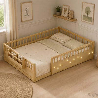 Lit de sol Montessori avec barrières de sécurité et motif nuage