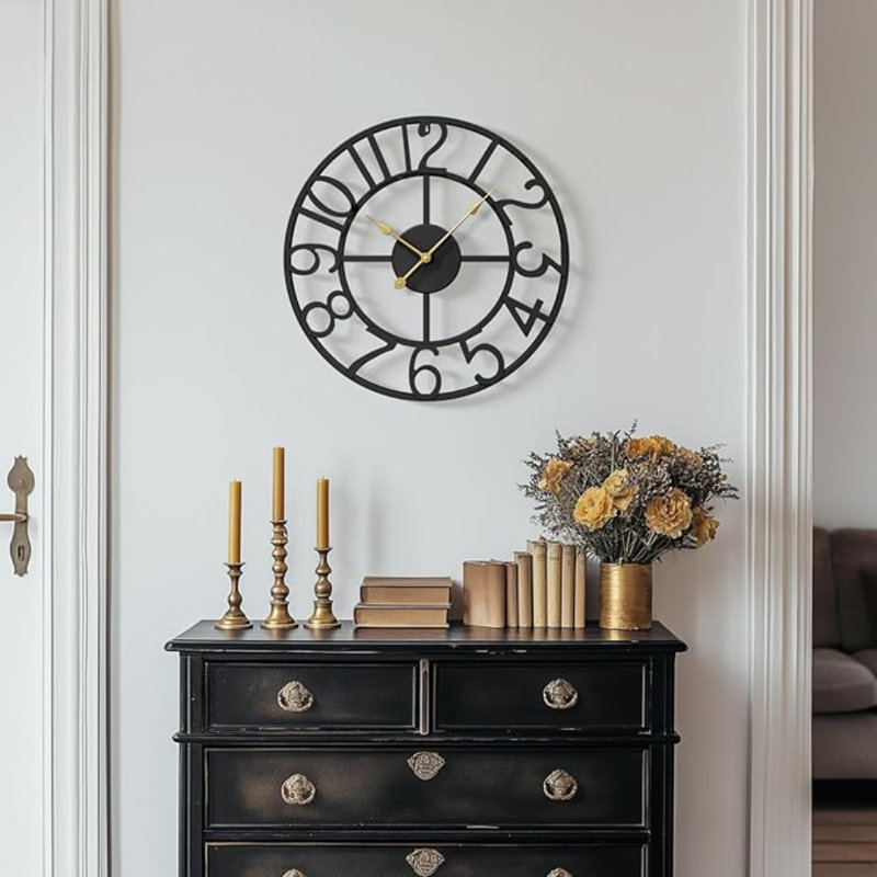 Horloge murale noire pour salon